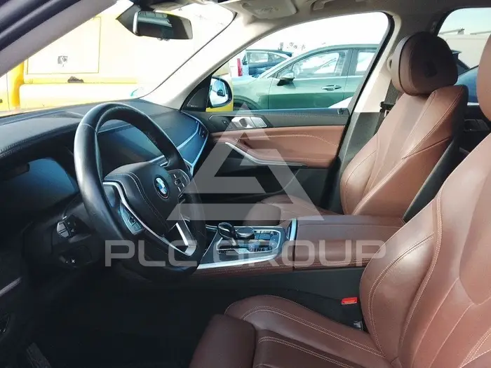 2021 BMW X7
