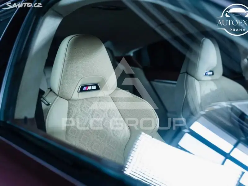 2021 BMW M8