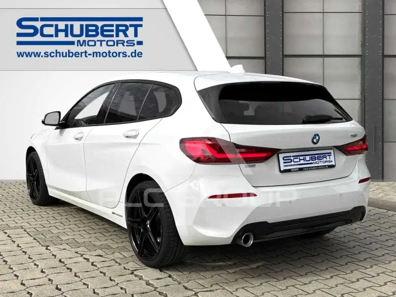 2021 BMW 120