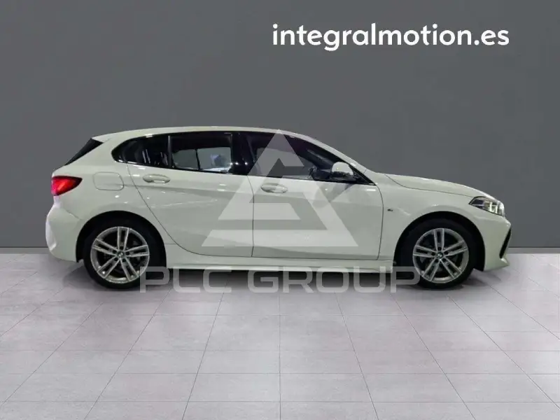 2021 BMW 120