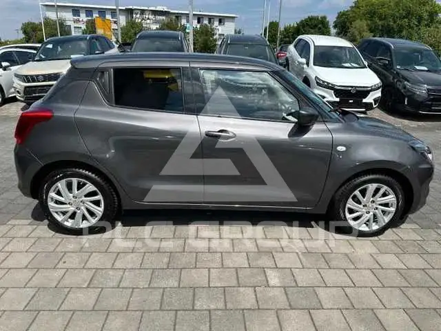 2021 Suzuki SWIFT