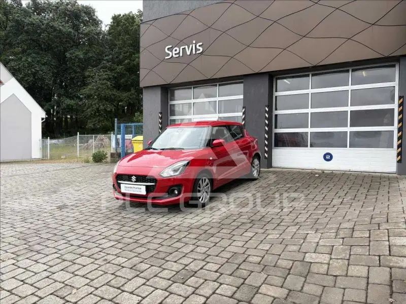 2021 Suzuki SWIFT
