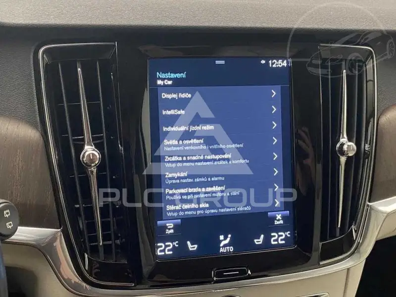 2021 Volvo V90