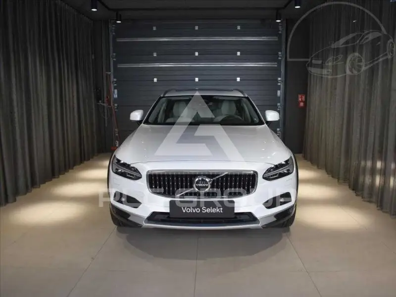 2021 Volvo V90