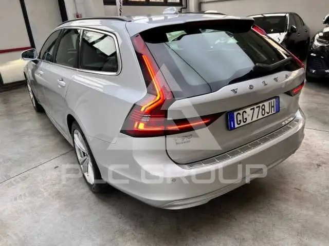 2021 Volvo V90