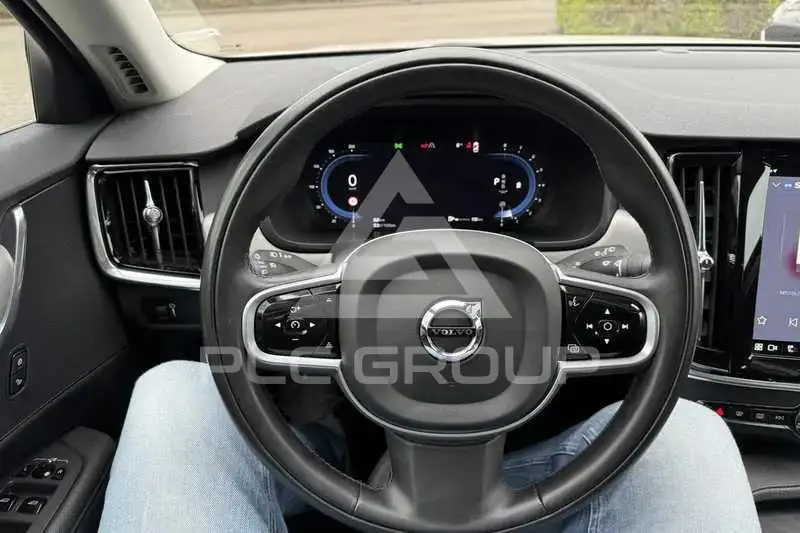 2021 Volvo V90
