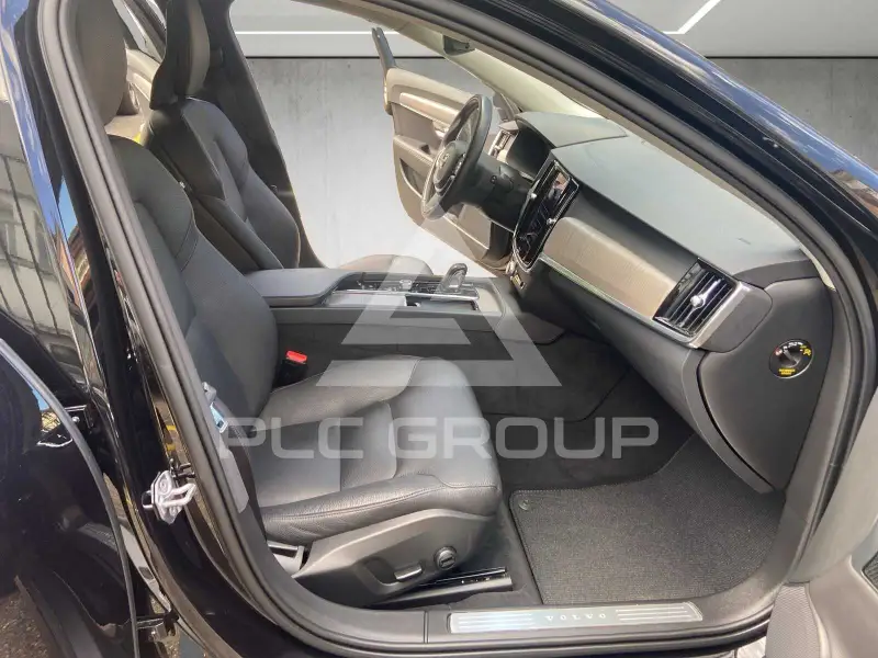 2021 Volvo V90