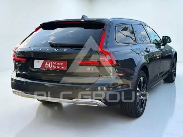 2021 Volvo V90