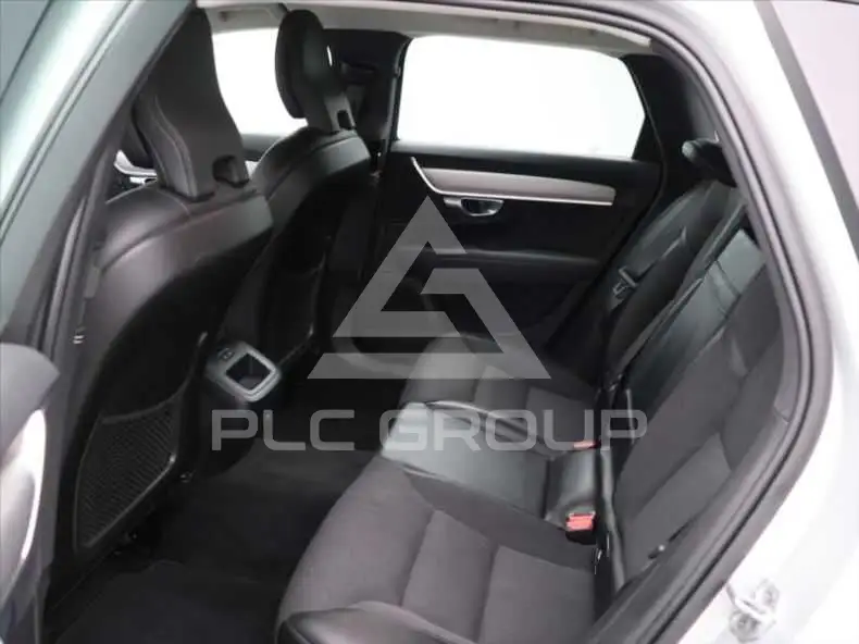 2021 Volvo V90