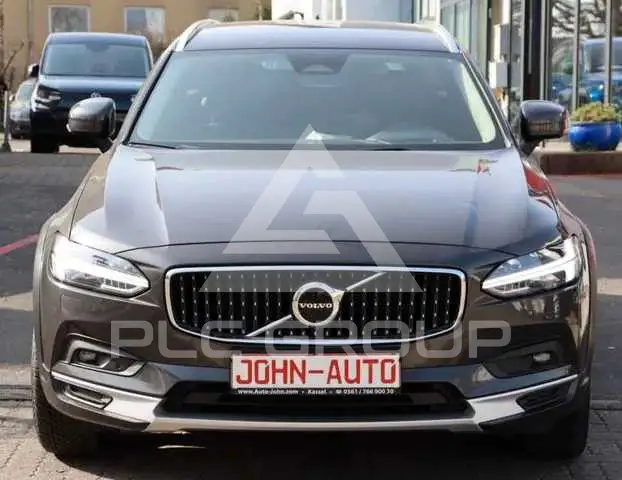 2021 Volvo V90