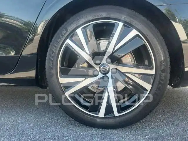2021 Volvo V90
