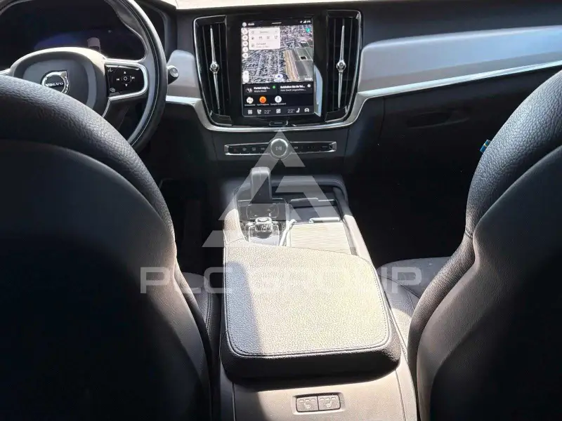 2021 Volvo V90