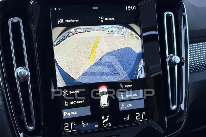 2021 Volvo XC40