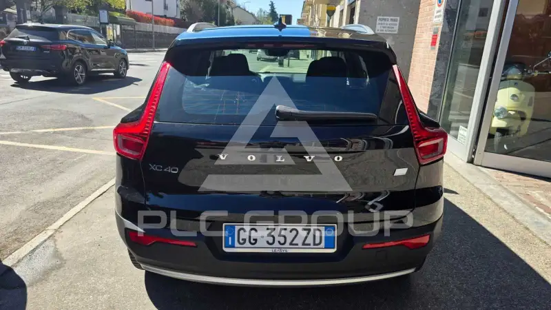 2021 Volvo XC40
