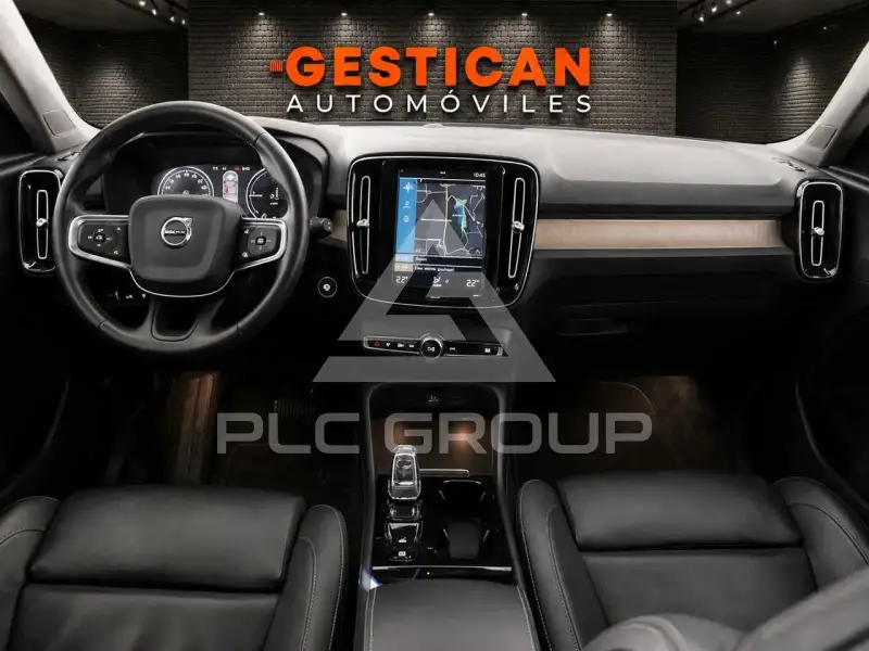 2021 Volvo XC40
