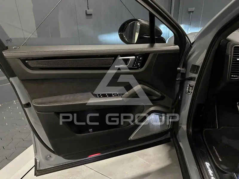 2021 Porsche CAYENNE