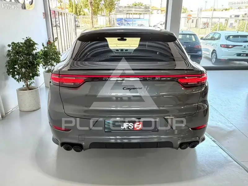 2021 Porsche CAYENNE