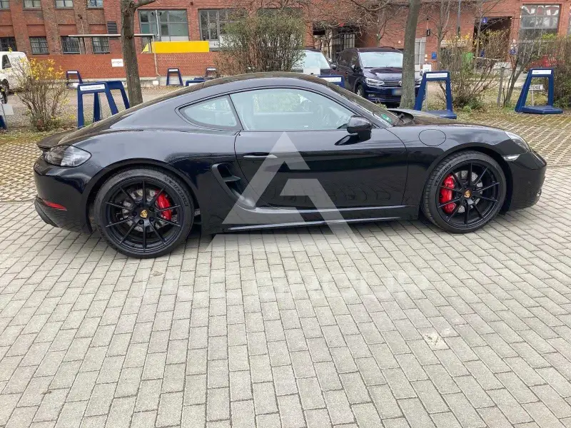 2021 Porsche Cayman