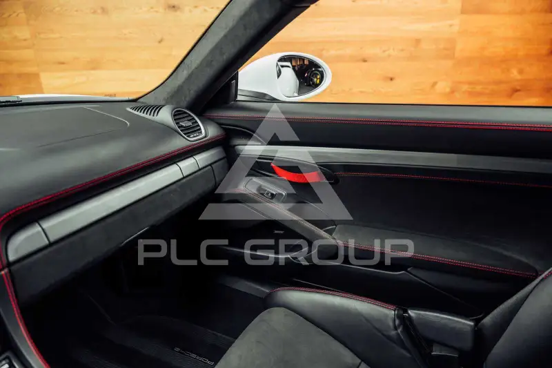 2021 Porsche Cayman