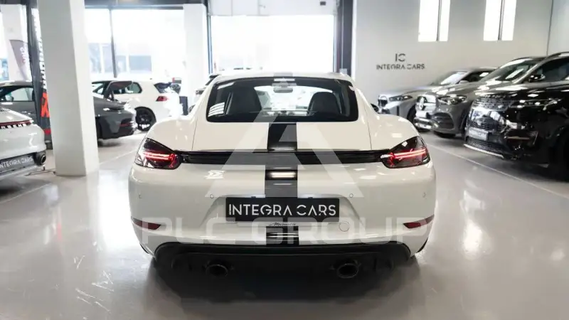 2021 Porsche Cayman