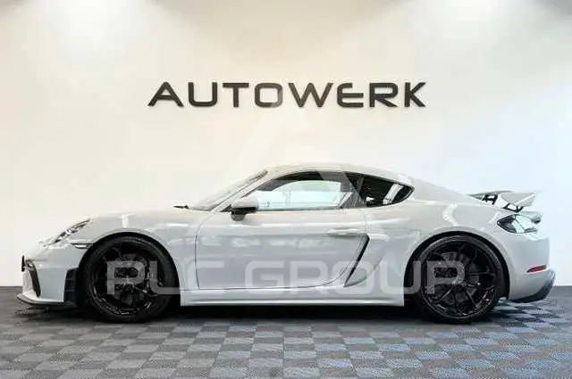 2021 Porsche Cayman