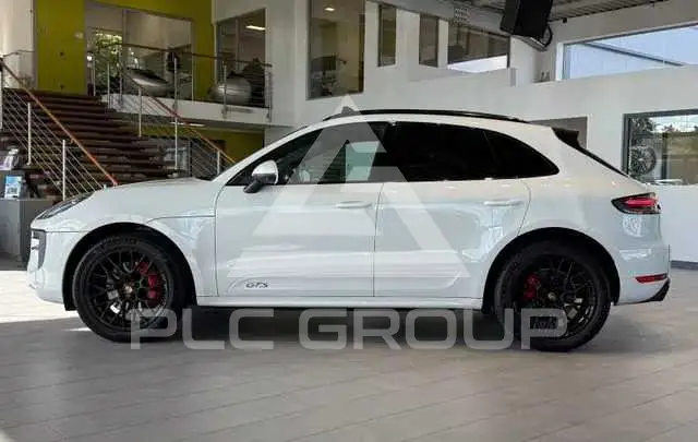 2021 Porsche MACAN