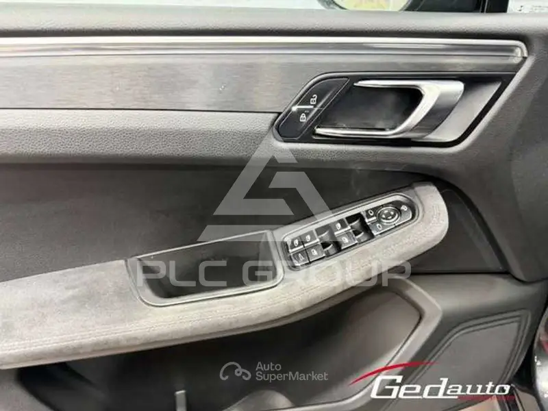 2021 Porsche MACAN