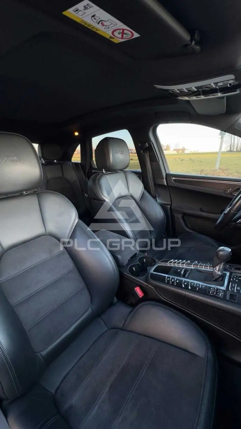 2021 Porsche MACAN