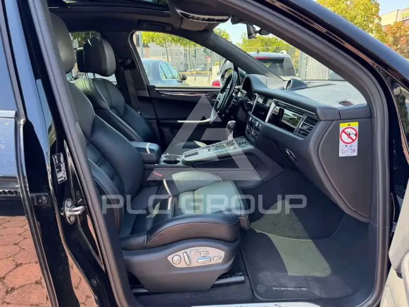 2021 Porsche MACAN