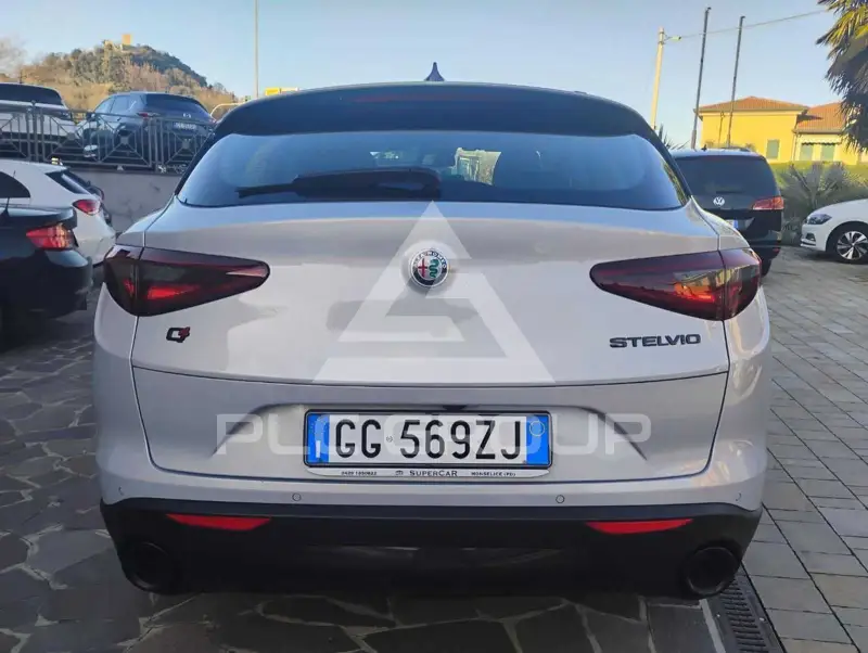2021 Alfa Romeo Stelvio