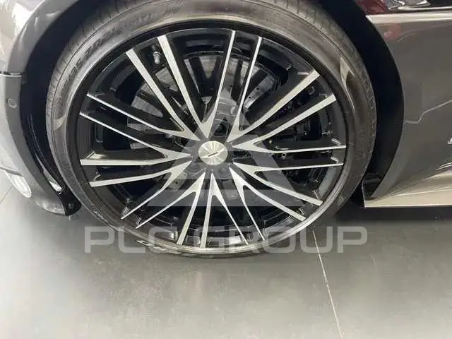 2021 Aston Martin DBS