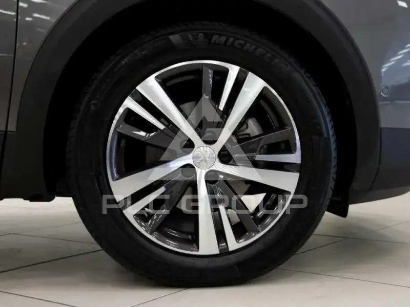 2021 Peugeot 5008