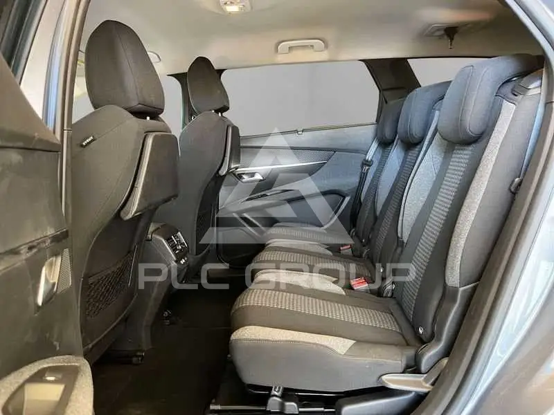 2021 Peugeot 5008