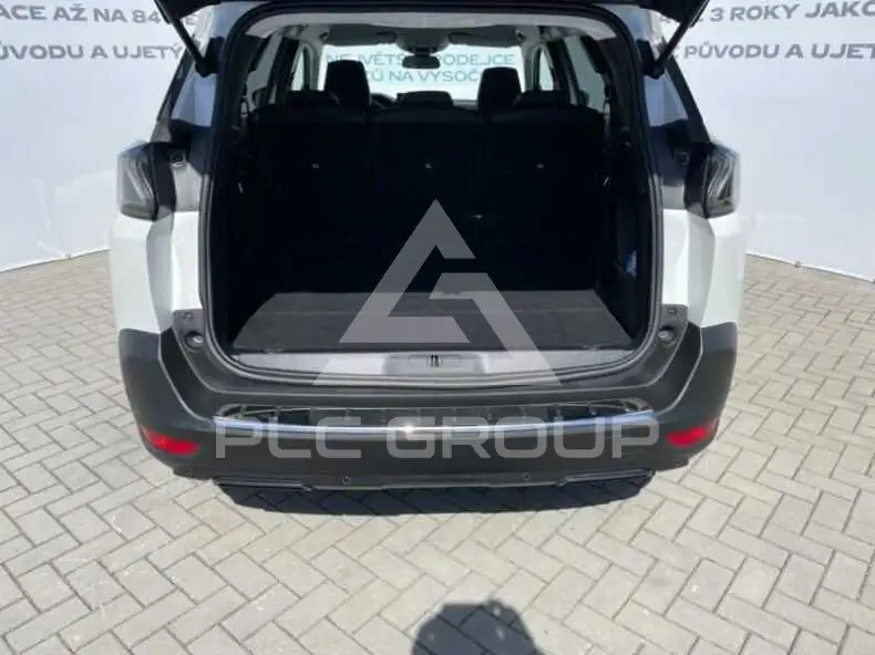 2021 Peugeot 5008