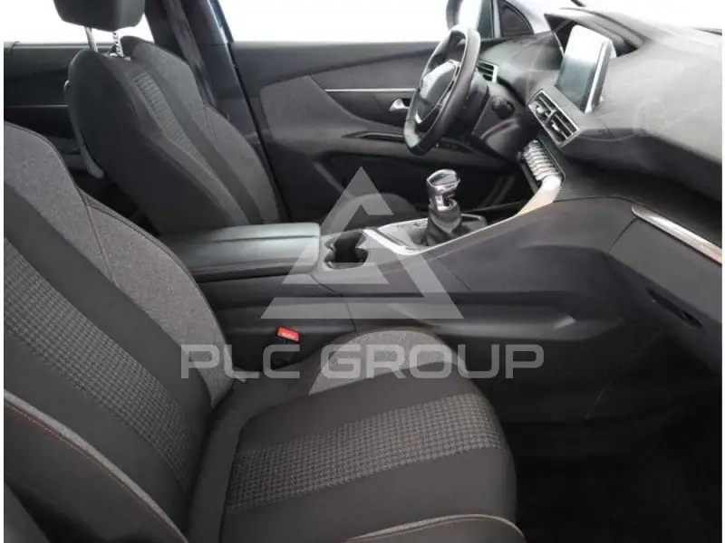 2021 Peugeot 5008