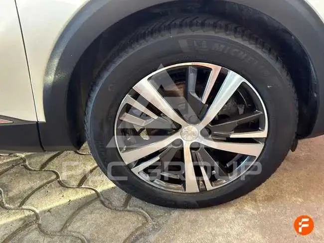 2021 Peugeot 5008