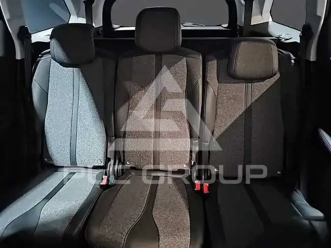 2021 Peugeot 5008
