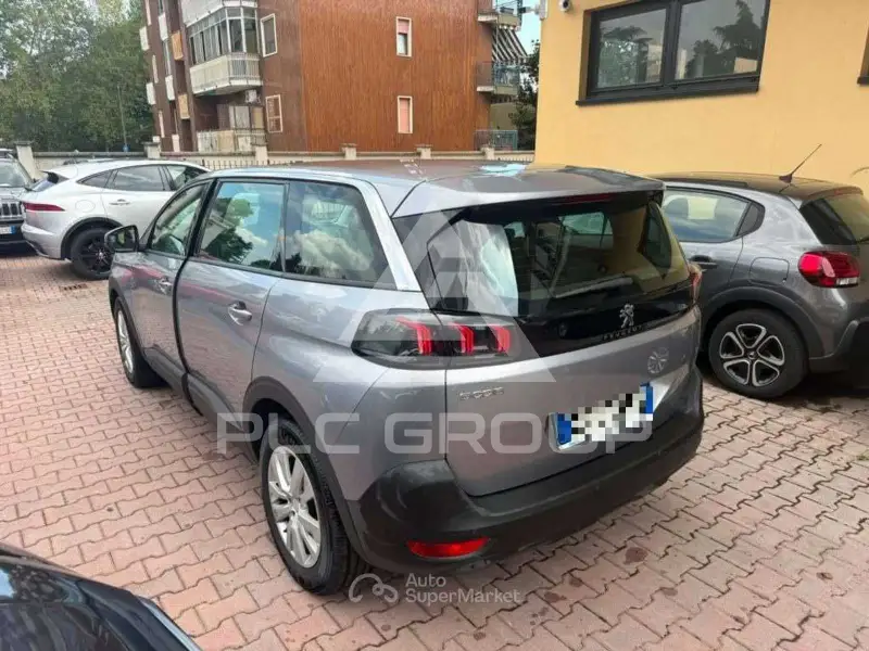 2021 Peugeot 5008