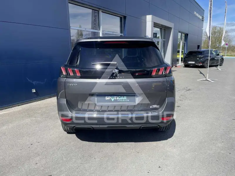 2021 Peugeot 5008
