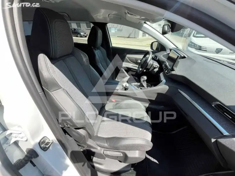 2021 Peugeot 5008