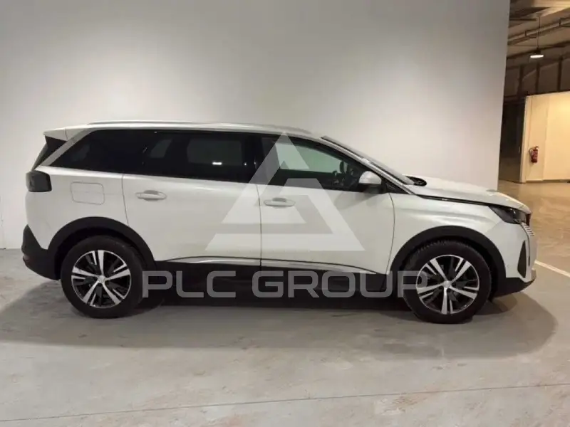 2021 Peugeot 5008