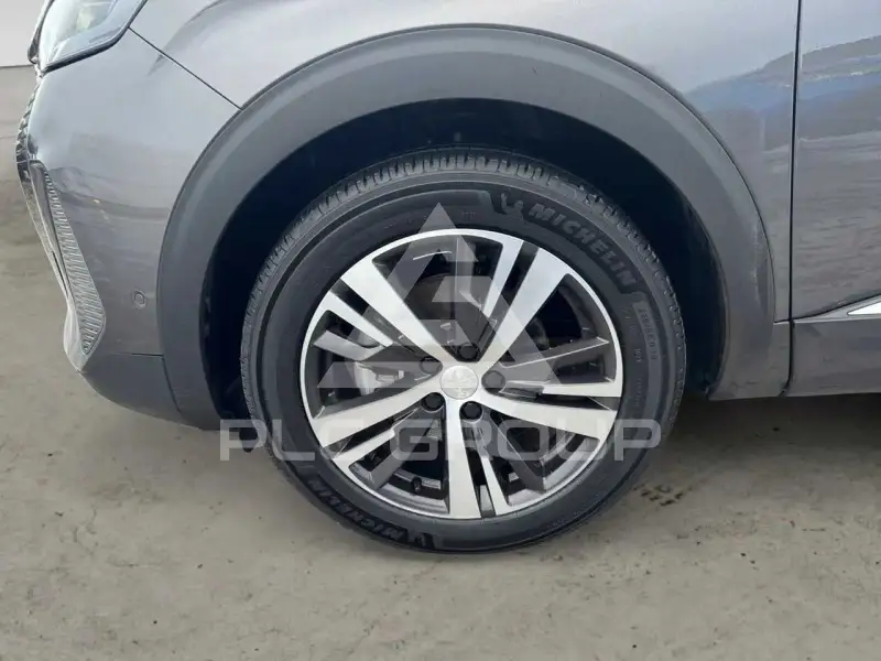 2021 Peugeot 5008