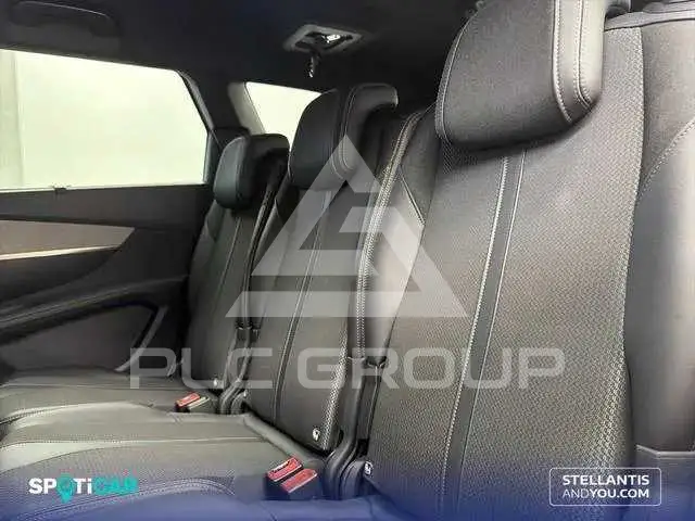 2021 Peugeot 5008
