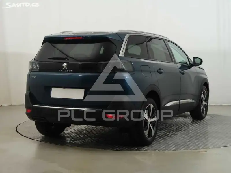 2021 Peugeot 5008