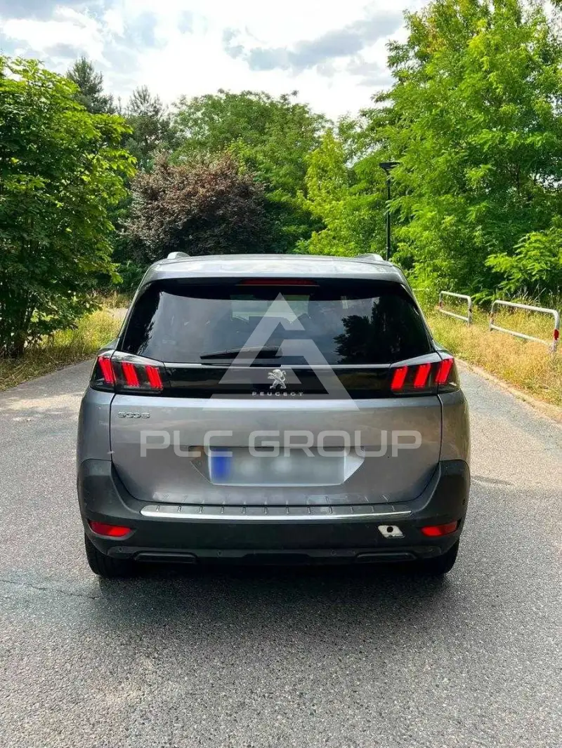 2021 Peugeot 5008