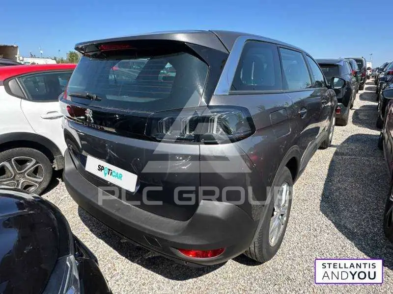 2021 Peugeot 5008