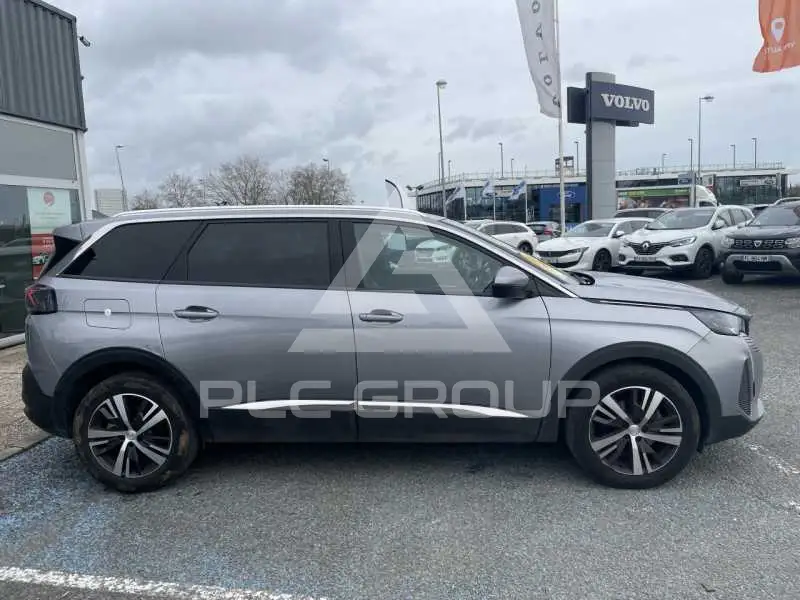 2021 Peugeot 5008