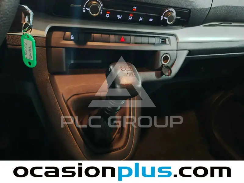 2021 Peugeot Traveller