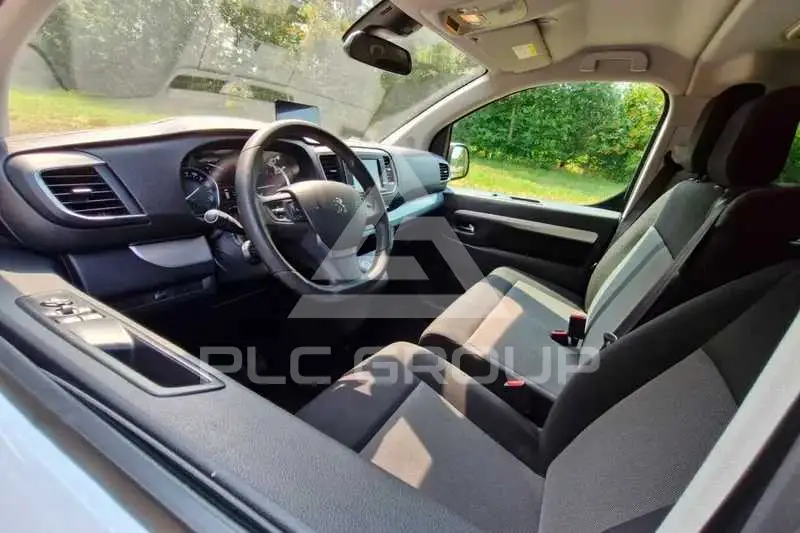 2021 Peugeot Traveller