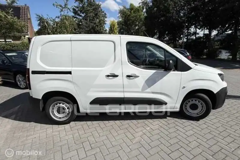 2021 Peugeot Partner